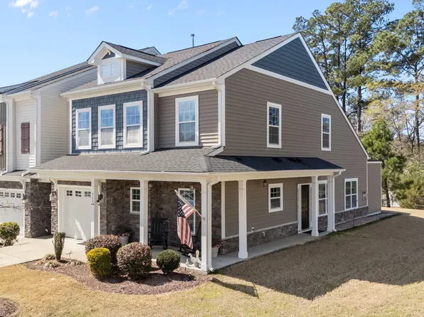 525 Barneswyck Dr, Fuquay Varina, NC 27526