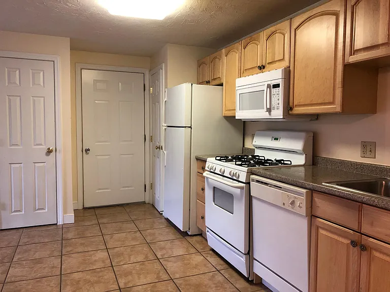62 Nason St #8 — Photo 4