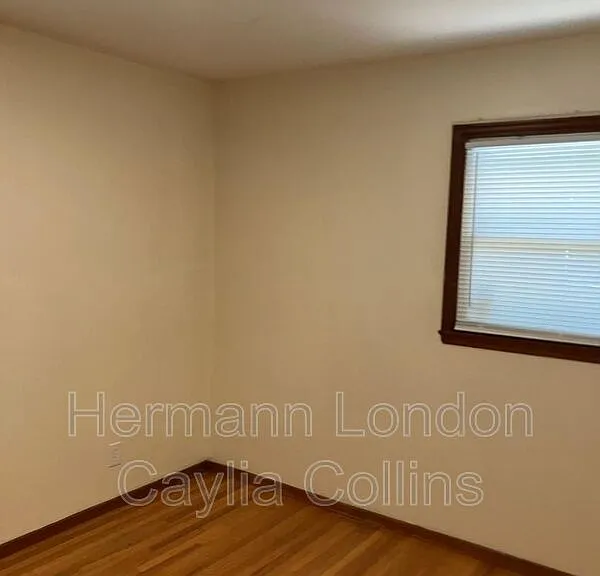 428 Lancashire Rd — Photo 8