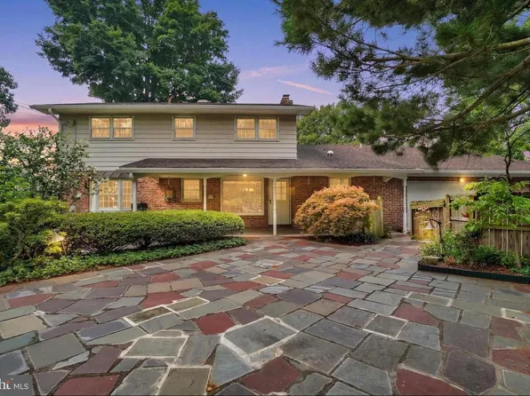 100 Shelbourne Dr, York, PA 17403