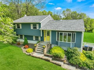 28 Lynmore Ave, Salisbury Mills, NY 12577