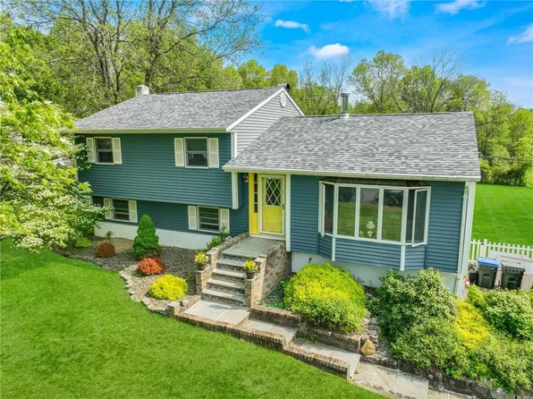 28 Lynmore Avenue, Blooming Grove, NY 12577