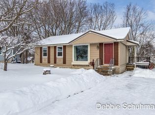 223 Lincoln Ct, Rockford, MI 49341