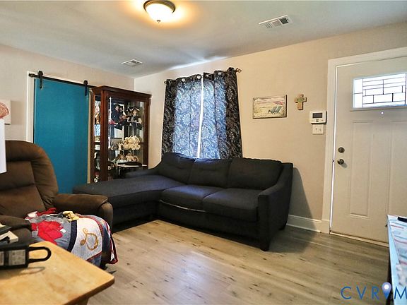 3rd image of 1112 Jett Ave