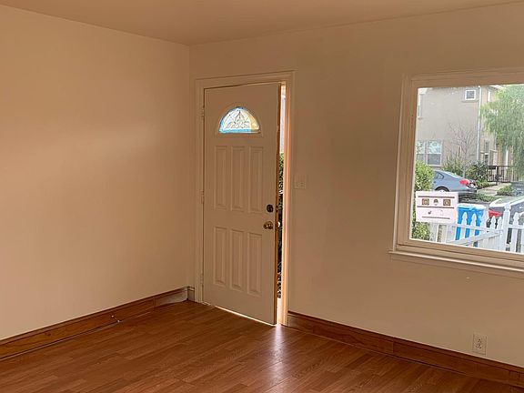 2nd image of 1580 Redwood Ave