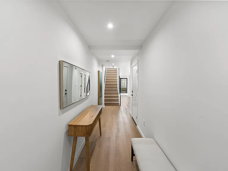 222 Washington Pl — Photo 9