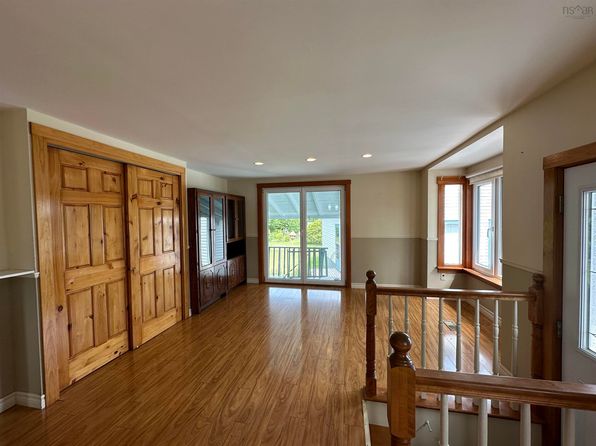 1195 Highway 335, Middle West Pubnico, NS B0W 3S0