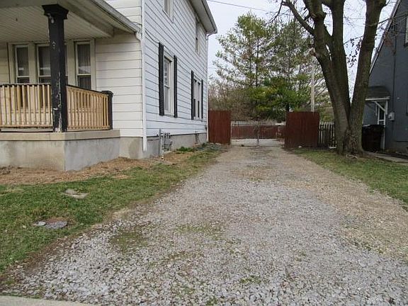 3rd image of 125 S Whiteman St