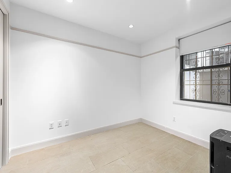 459 W 43rd St #1B — Photo 3