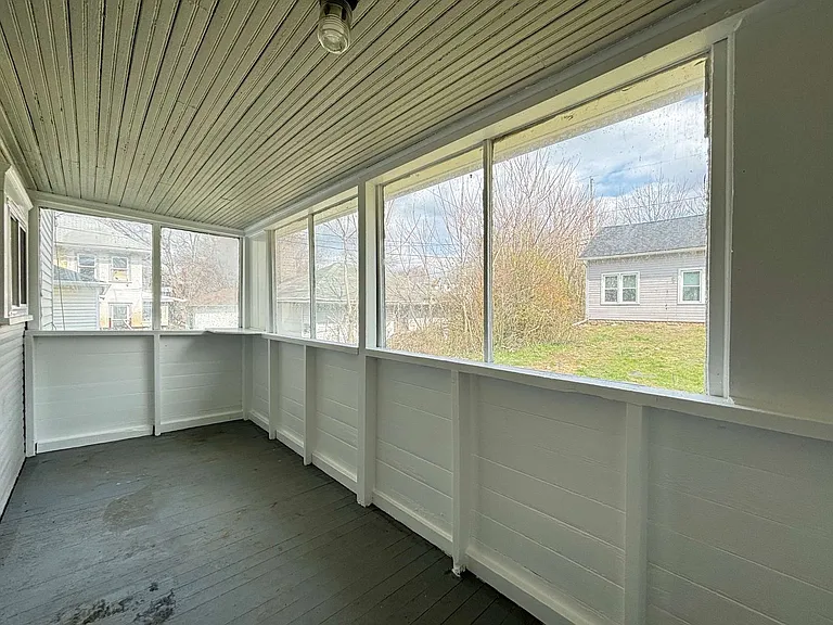 30-32 Lagonda Ave — Photo 29