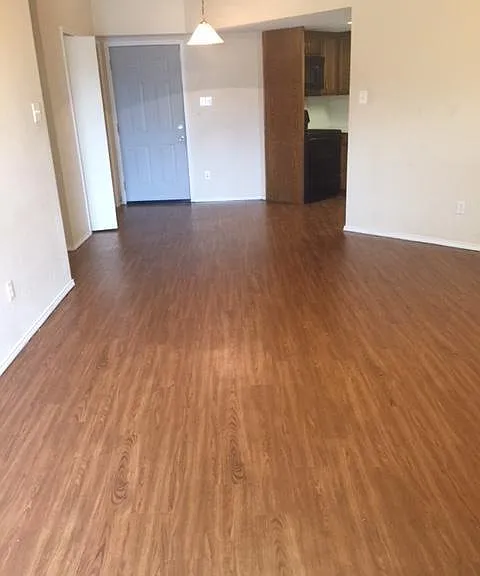 736 Bluebonnet Dr — Photo 2