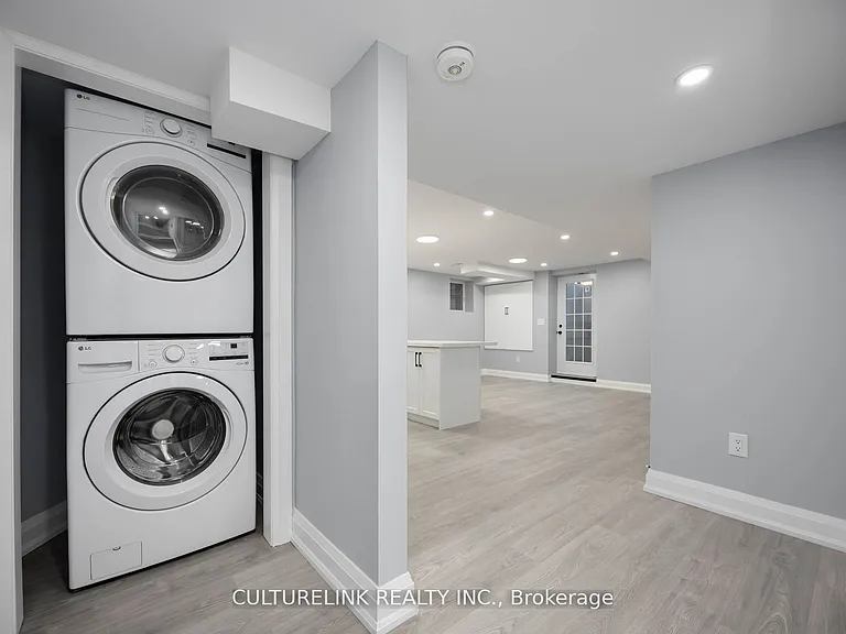 358 Cornell Centre Blvd #BASEMENT — Photo 9