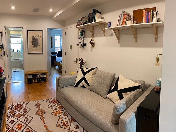 2nd image of 487 Halsey St #3