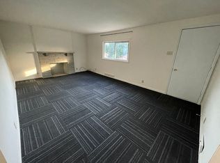 320 Hilltop Dr, Lower Burrell, PA 15068