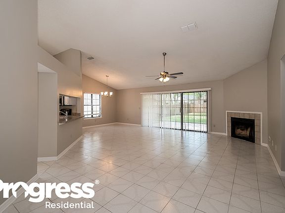 3rd image of 8118 Loch Lomond Ln