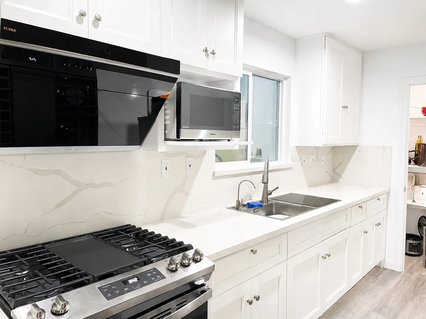4 bed, 1300 sqft, $4,500 — Photo 2