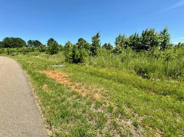 43 Woodlawn Dr, Clarksville, VA 23927