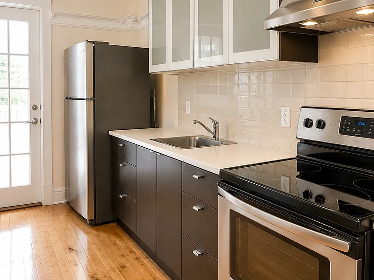 310 Roncesvalles Ave — Photo 10
