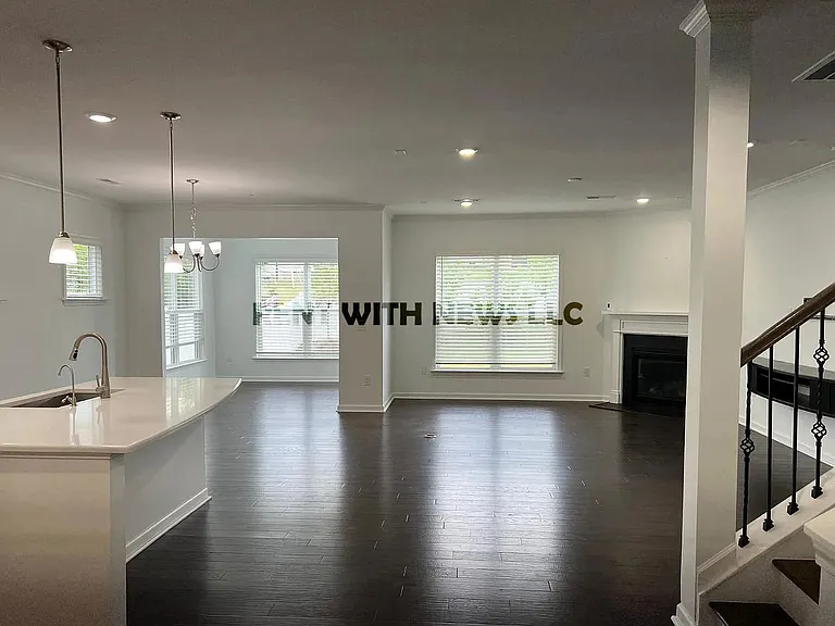 2608 Jazzy St — Photo 19