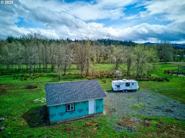 607 Valley Rd, Roseburg, OR 97471