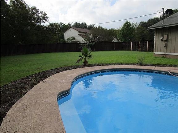 4th image of 2801 Quanah Dr