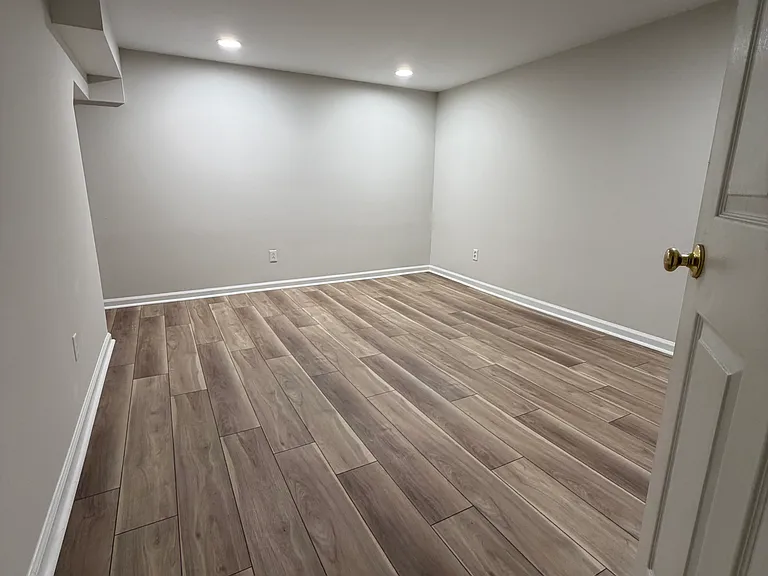 464 Quan Ave — Photo 18