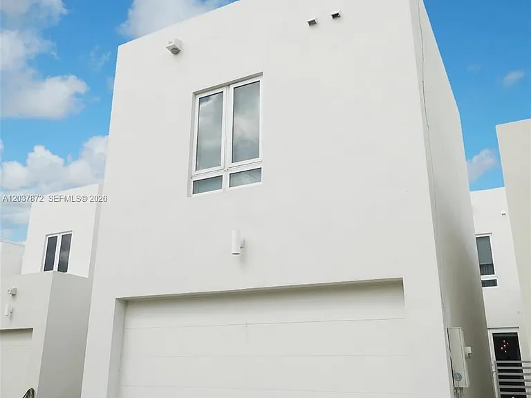 6421 NW 104th Path — Photo 6