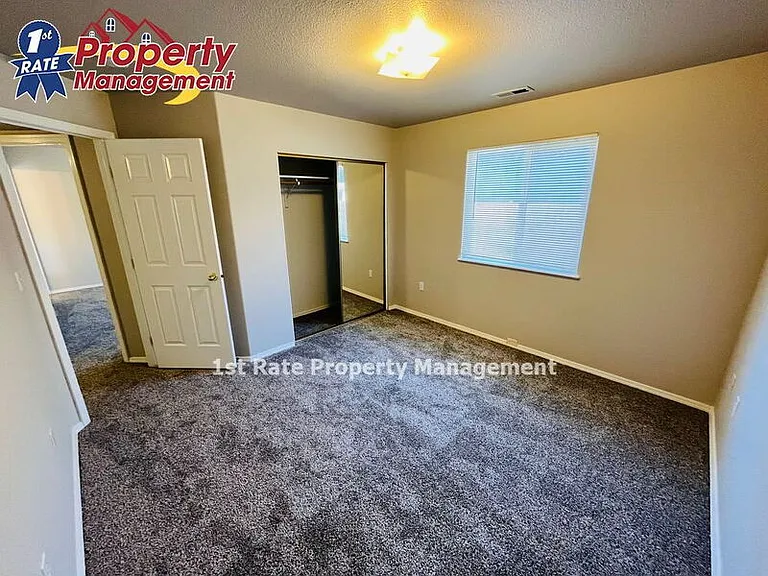 2918 W Stewart Ave #201 — Photo 11