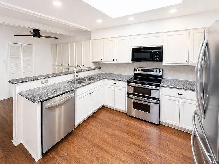 11125 Pinehurst Dr #C — Photo 9