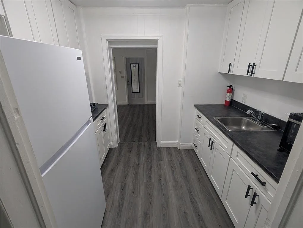 1513 Akron Dr — Photo 2