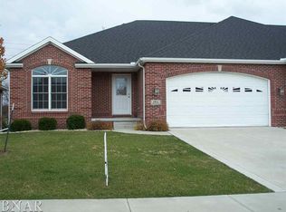 1911 Sinclair Ct, Bloomington, IL 61704