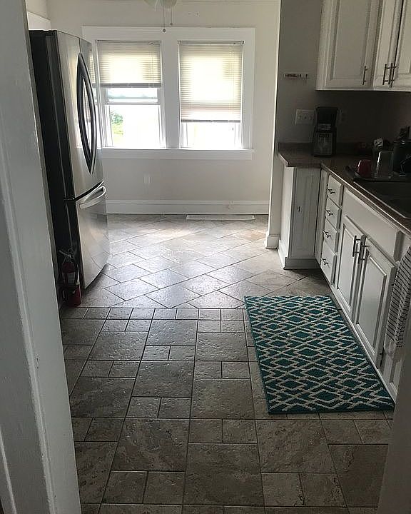 1st image of 2150 Clarence Ave