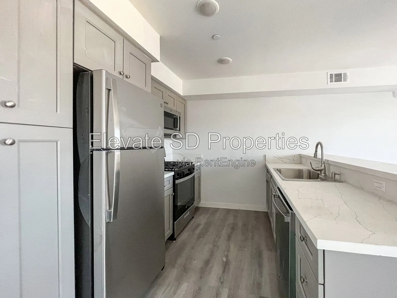 3 bed, 2.0 bath, 1362 sqft, $3,495 — Photo 2