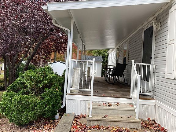 Lake View 8' x 24' Deck