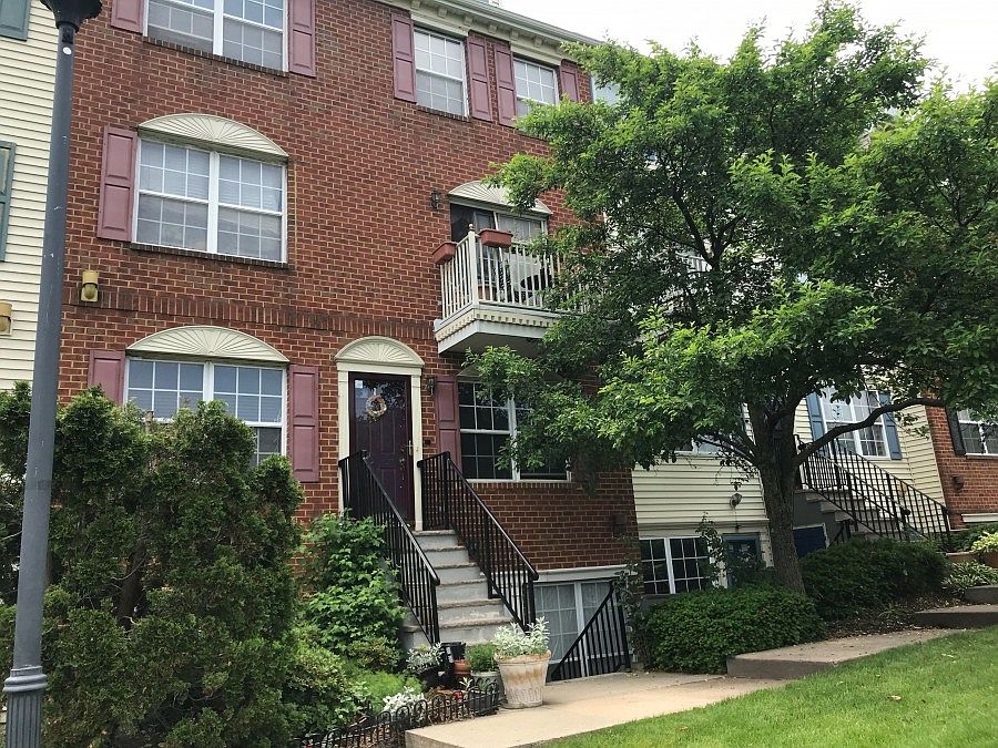 1st image of 94 Vaughan Dr