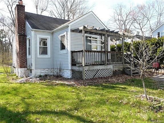 2nd image of 15 Rogers Ln