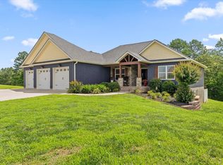 72 Farm View Cir, Rock Spring, GA 30739