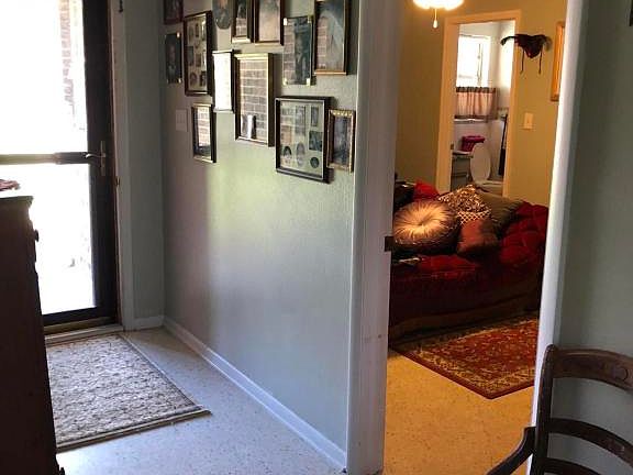 4th image of 775 Poinsettia Ave