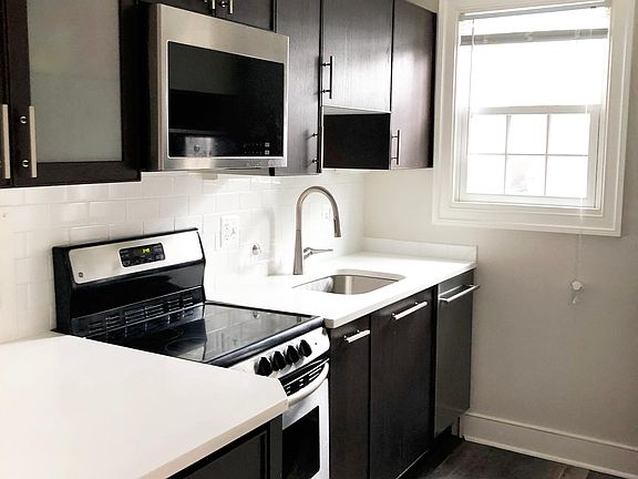 4th image of 305 Prince St APT 3