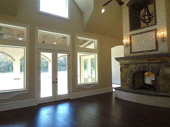 4th image of 101 Bella Terra Dr