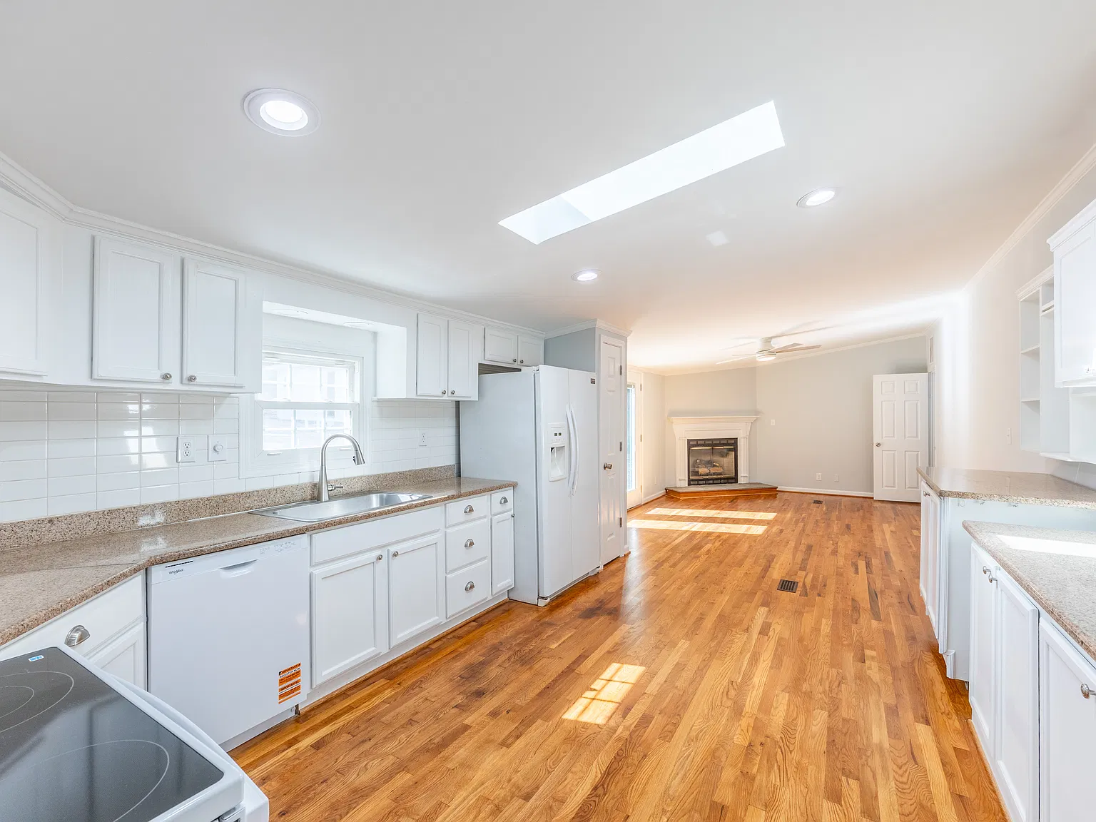3 bed, 1800 sqft, $2,500 — Photo 4