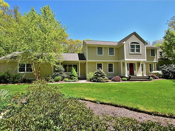 3rd image of 120 Woodbridge Dr