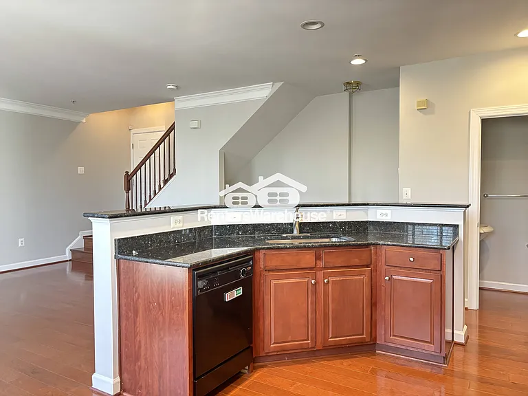 3511 Carriage Walk Ln — Photo 8