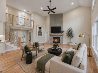 29 Bracken Hill Rd, Hamburg, NJ 07419