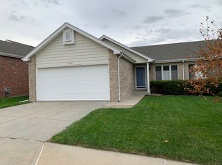 6049 Old Farm Cir, Lincoln, NE 68512