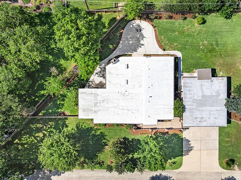 10310 Mayfield Rd — Photo 43