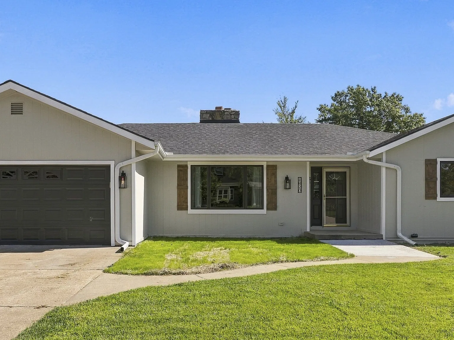 5 bed, 3064 sqft, $2,800 — Photo 1
