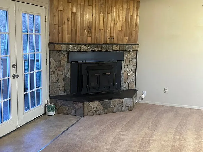 323 Covert Ln — Photo 2