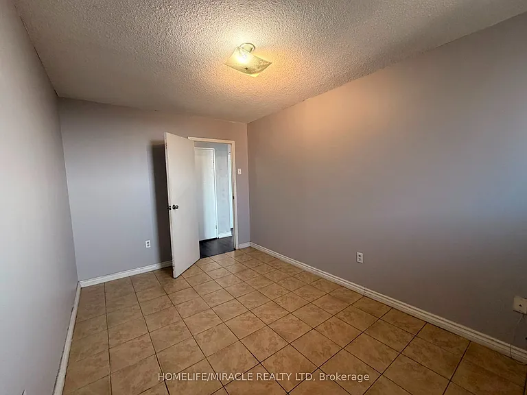 100 Dundalk Dr #916 — Photo 8