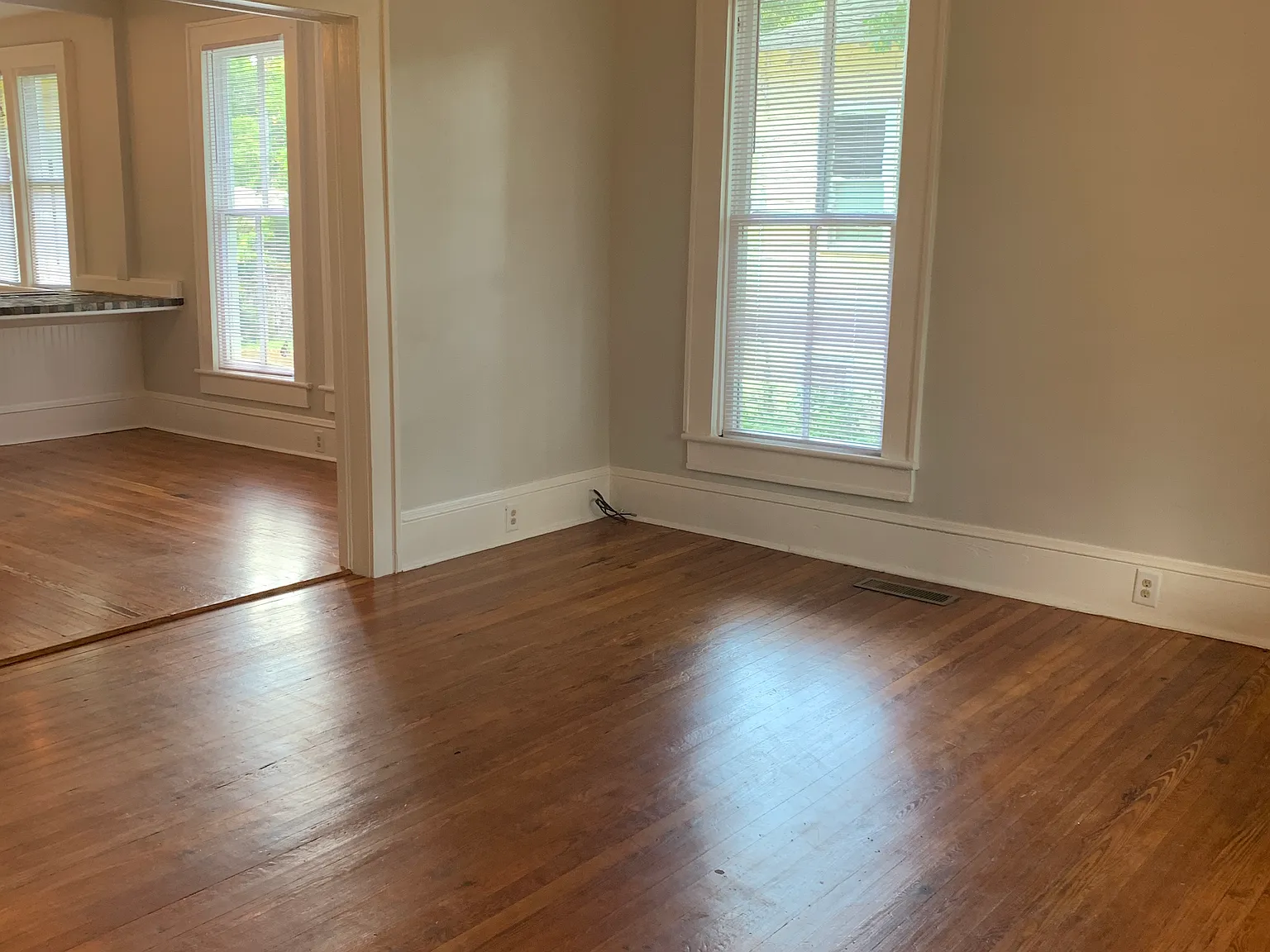 1 bed, 1000 sqft, $1,150 — Photo 4